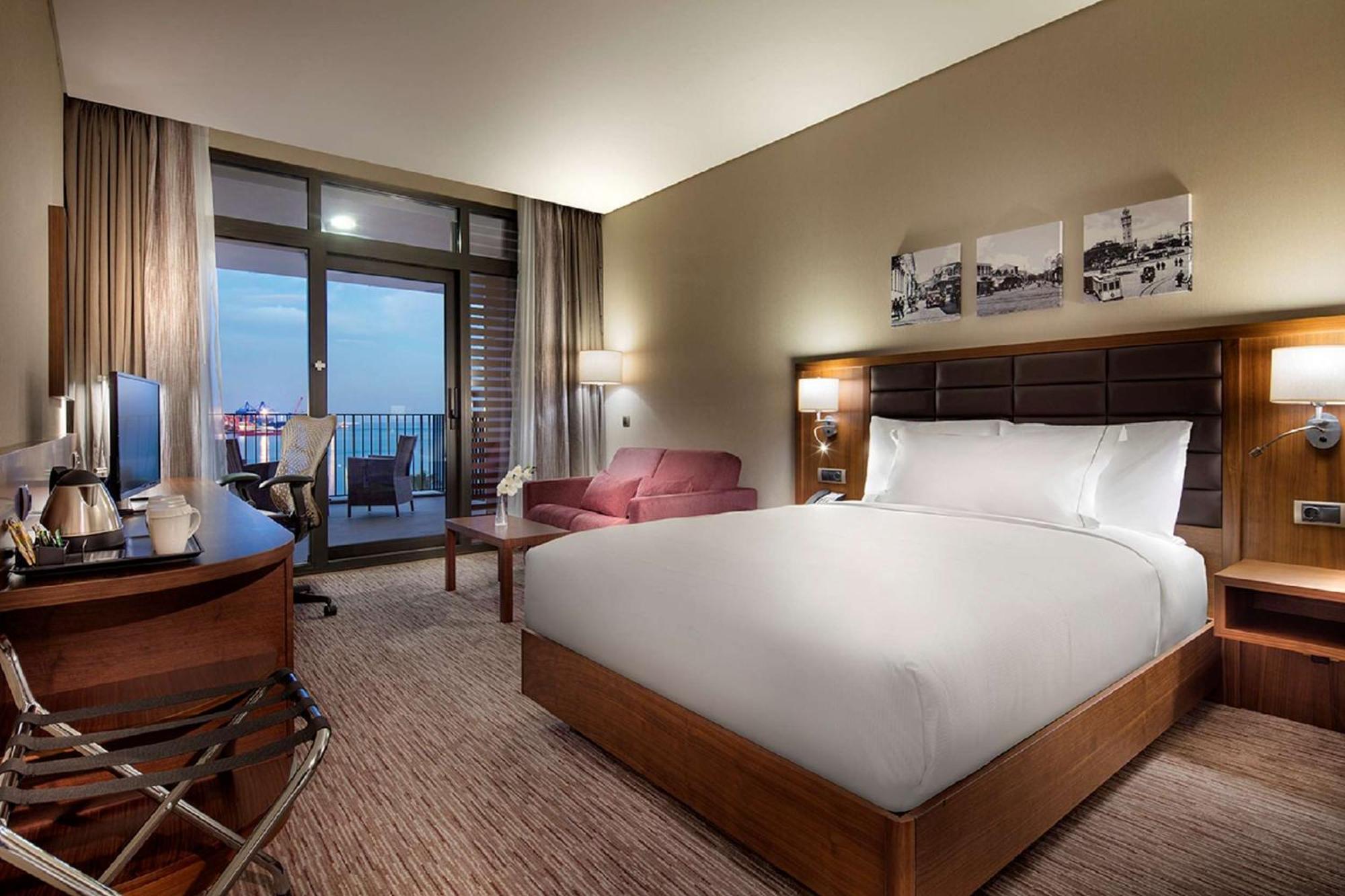 Otel Hilton Garden Bayrakli İzmir