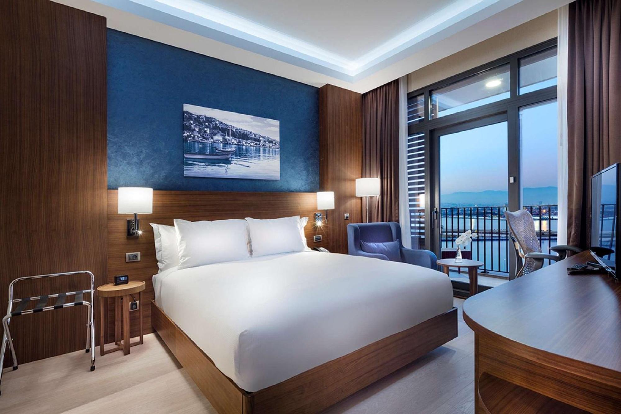 Otel Hilton Garden Bayrakli